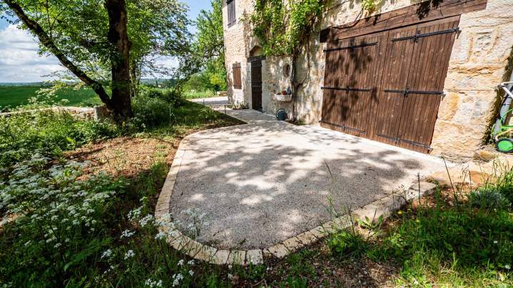 Des maçons qualifiés pour vous assister dans vos travaux d’aménagement extérieur